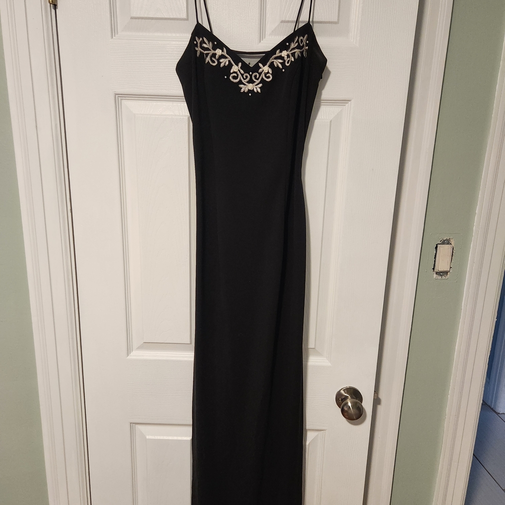 Back Spaghetti Strap Sleeveless Maxi Dress With White Embroidery And Pearls